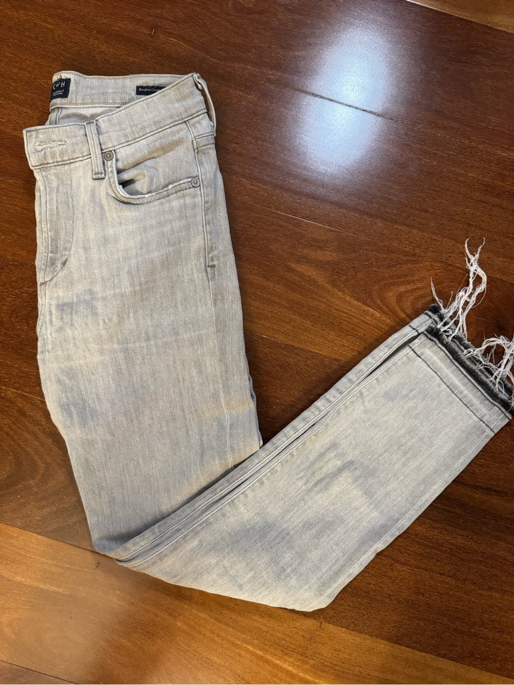 Citizens Of Humanity Light Gray Slim Women’s Jeans with Frayed Hem